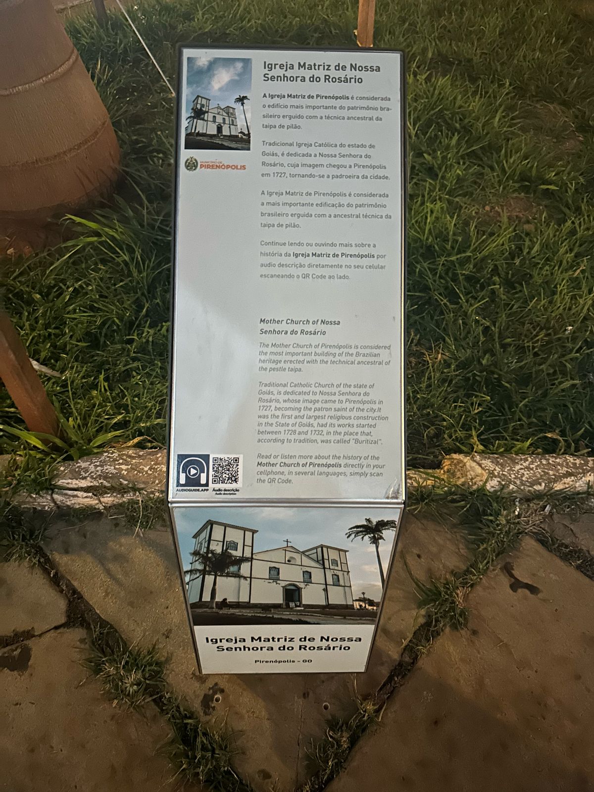 Totens informativos em Pirenópolis