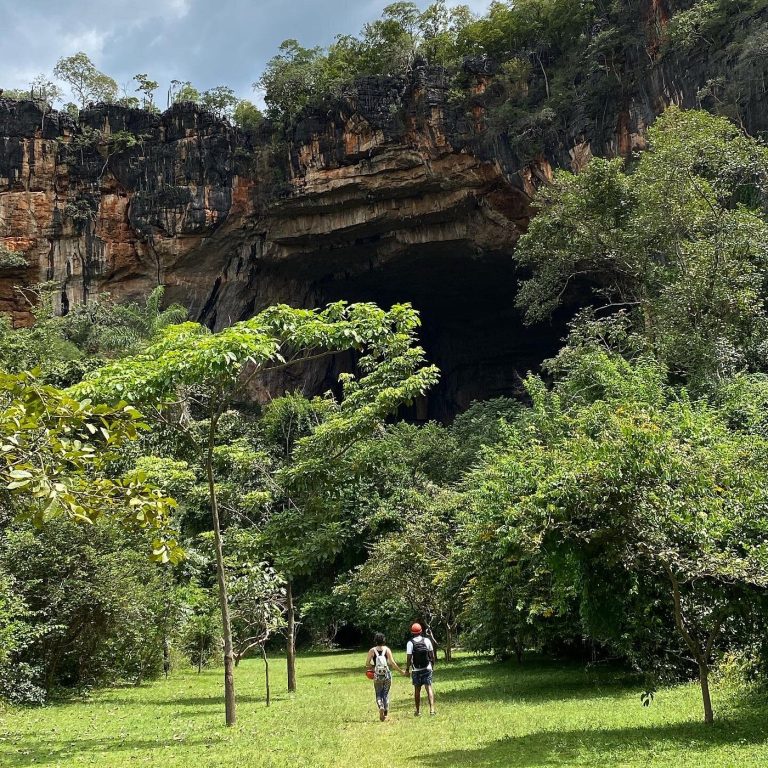 Caverna em Goiás revela lugar escondido que vai acalmar sua mente só de olhar