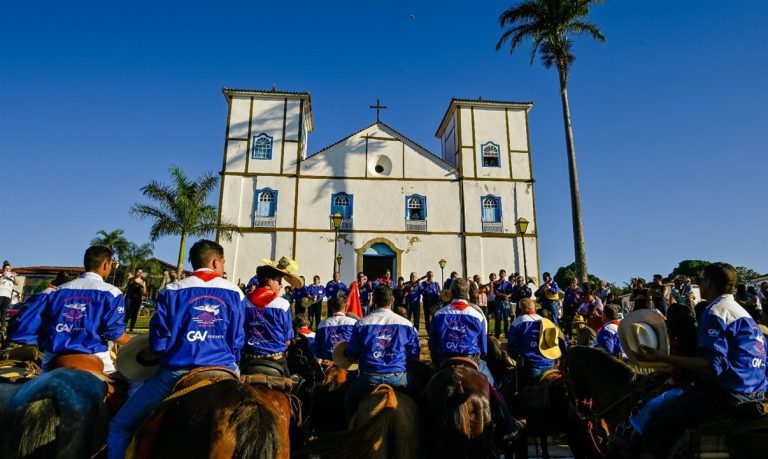 Pirenópolis inicia hoje as novenas e missas da tradicional Festa do Divino Espírito Santo