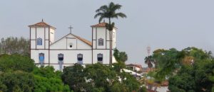 Parceria viabiliza pintura da igreja Matriz de Nossa Senhora do Rosário em Pirenópolis com supervisão do Iphan