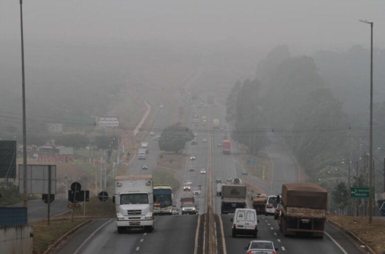 Frente fria chega a Uberlândia com chuva e queda de temperatura