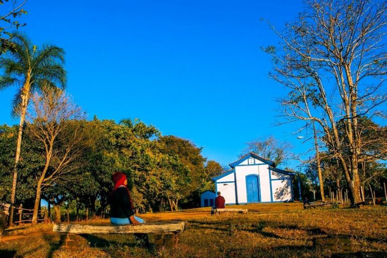  4 lugares impressionantes para mergulhar (em belas cachoeiras) e na cultura mineira em Uberlândia