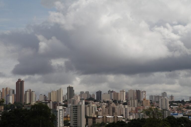 Defesa Civil alerta para semana chuvosa em Uberlândia