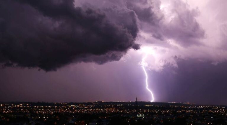 CPTEC, Defesa Civil e Marinha emitem alerta de tempestade em Minas Gerais, Rio e São Paulo