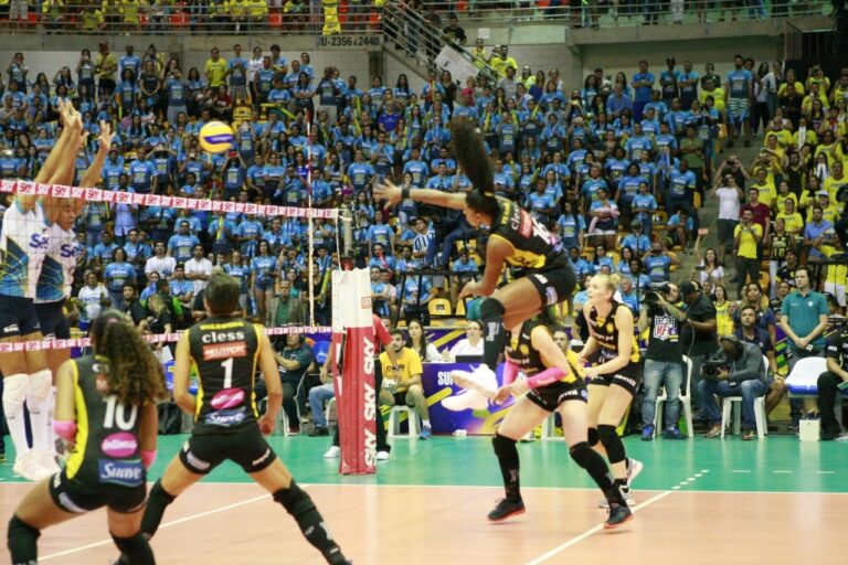 Uberlândia recebe um dos jogos finais da Superliga Feminina de Vôlei