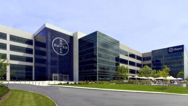 Bayer abre programa de trainee com salário de R$ 6,9 mil