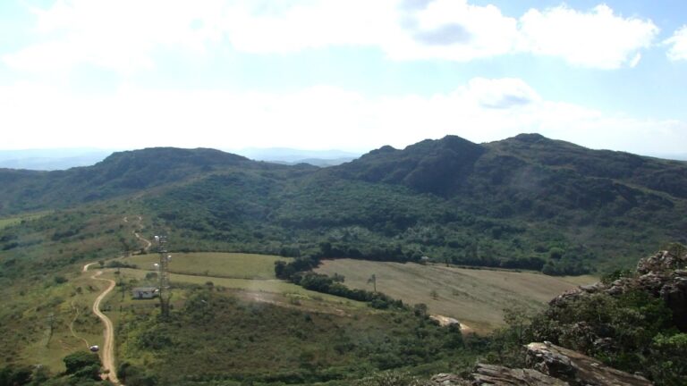 Cidade mineira proporciona uma viagem pelo tempo, onde montanhas guardam segredos e o ouro molda histórias