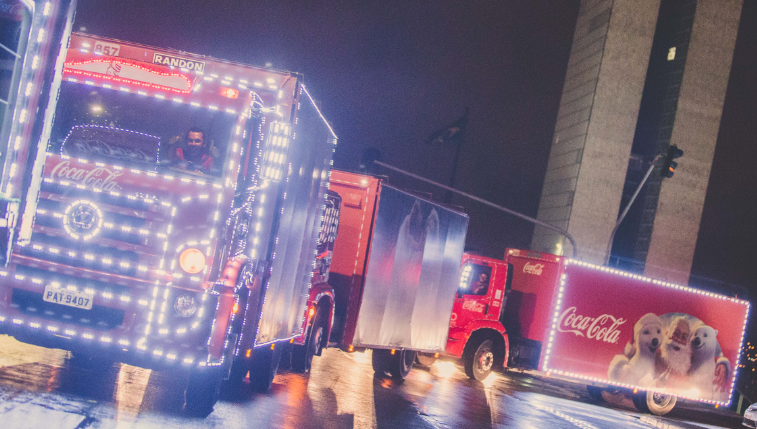 Natal: caravana iluminada da Coca-Cola começa a circular no DF ainda em  novembro - Curta Mais